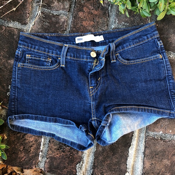 Levi's Pants - Levi's size 9 denim shorts
